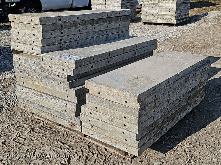 image for item DQ0322 Approximately 26 Western and Wall Tie concrete forms