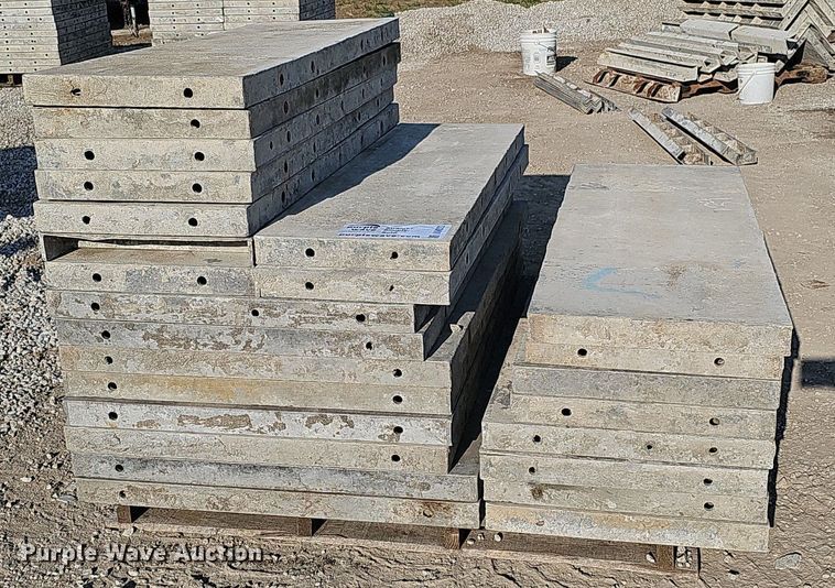 image for item DQ0322 Approximately 26 Western and Wall Tie concrete forms