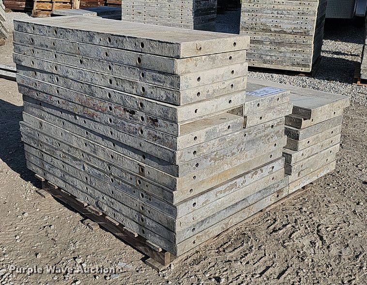 image for item DQ0322 Approximately 26 Western and Wall Tie concrete forms