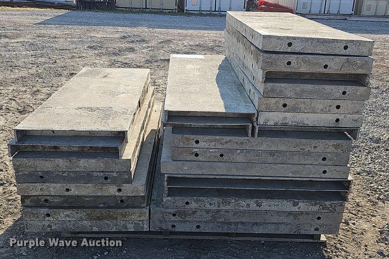 image for item DQ0322 Approximately 26 Western and Wall Tie concrete forms