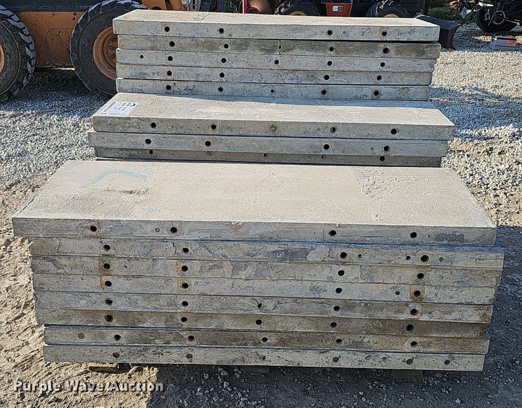 image for item DQ0322 Approximately 26 Western and Wall Tie concrete forms