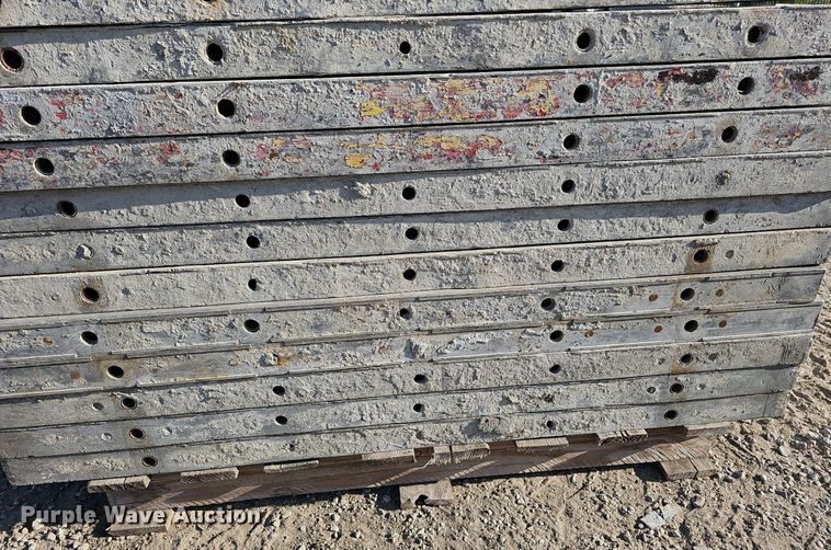 image for item DQ0322 Approximately 26 Western and Wall Tie concrete forms