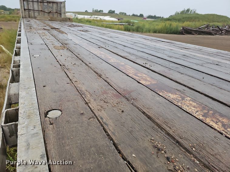 image for item DQ0323 1997 Transcraft  Eagle W2 flatbed trailer