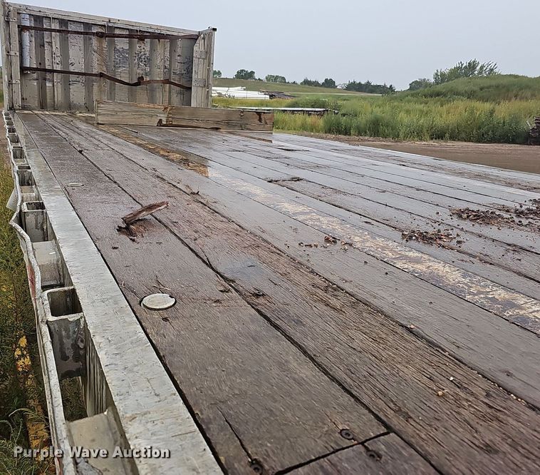 image for item DQ0323 1997 Transcraft  Eagle W2 flatbed trailer