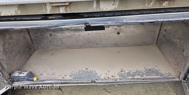 image for item DQ0323 1997 Transcraft  Eagle W2 flatbed trailer