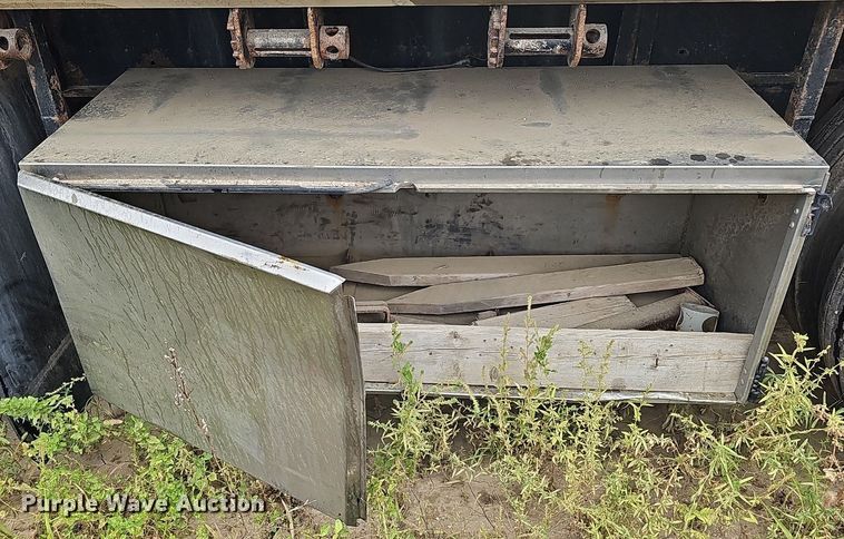 image for item DQ0323 1997 Transcraft  Eagle W2 flatbed trailer