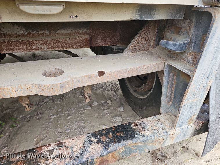 image for item DQ0323 1997 Transcraft  Eagle W2 flatbed trailer