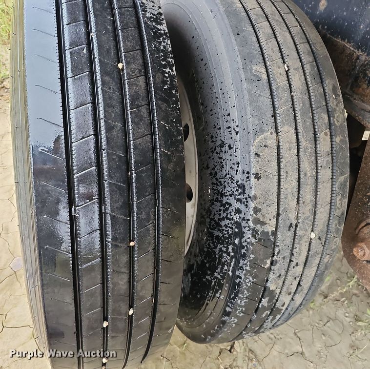 image for item DQ0323 1997 Transcraft  Eagle W2 flatbed trailer