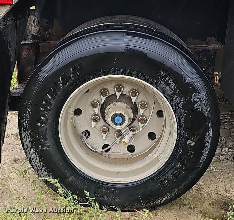 image for item DQ0323 1997 Transcraft  Eagle W2 flatbed trailer