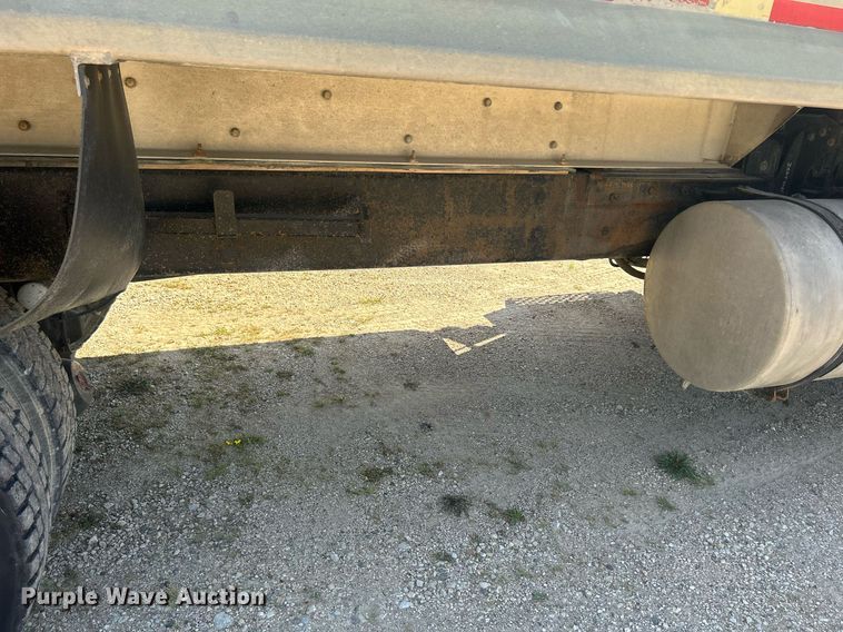 image for item DQ0893 2000 International 5600i  dump truck