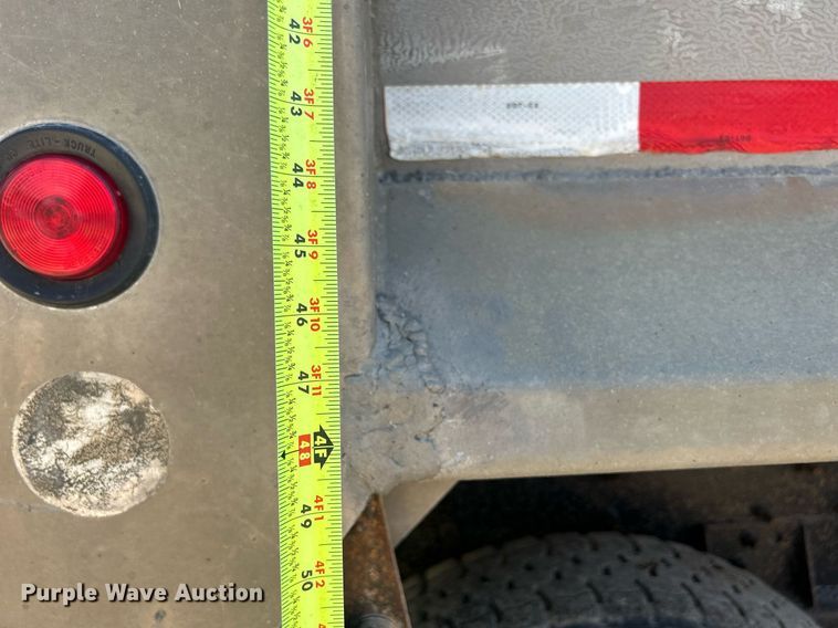 image for item DQ0893 2000 International 5600i  dump truck