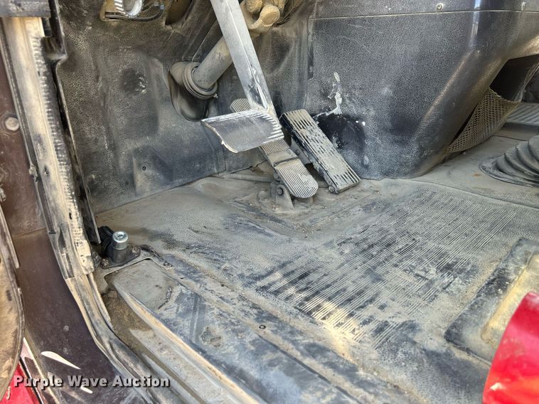 image for item DQ0893 2000 International 5600i  dump truck