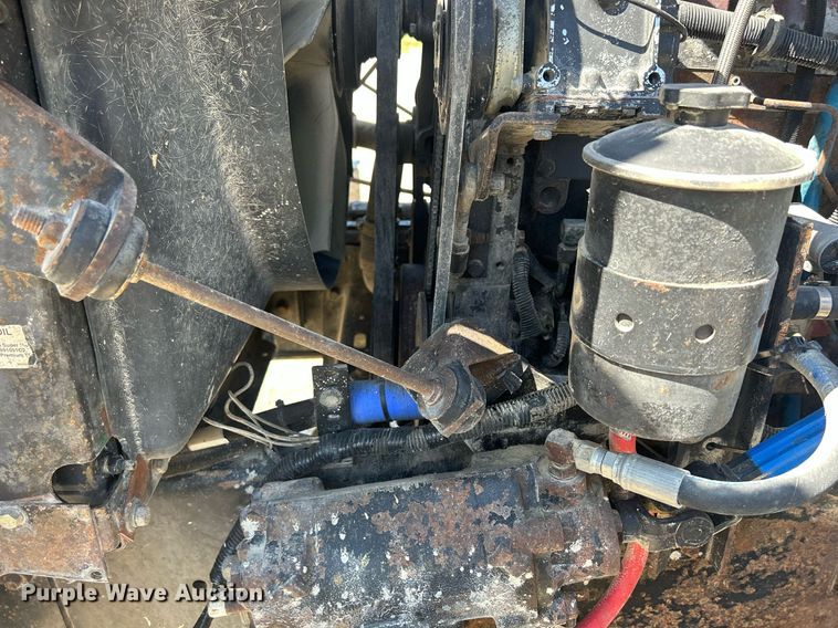 image for item DQ0893 2000 International 5600i  dump truck