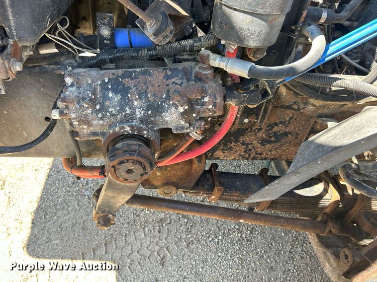 image for item DQ0893 2000 International 5600i  dump truck