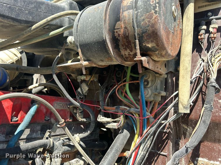 image for item DQ0893 2000 International 5600i  dump truck