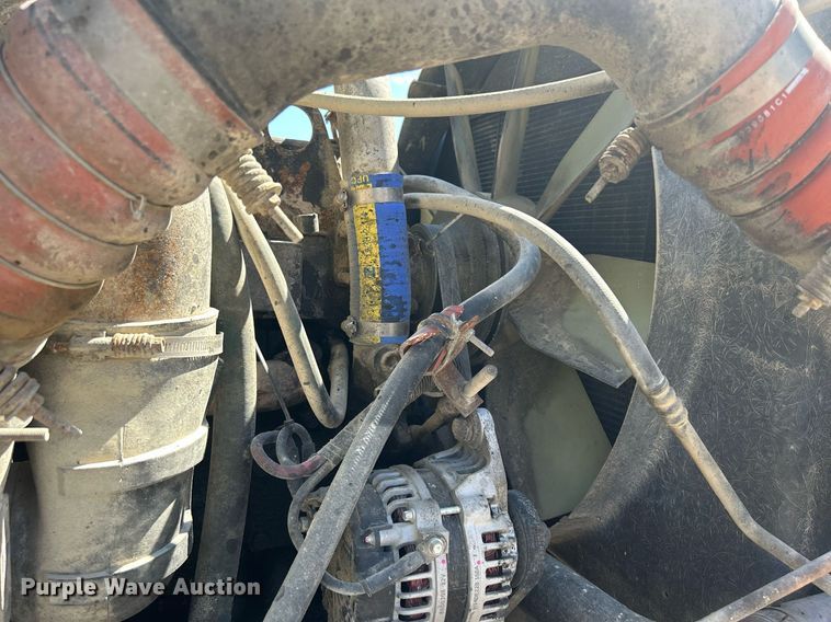 image for item DQ0893 2000 International 5600i  dump truck