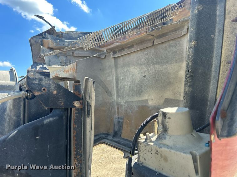 image for item DQ0893 2000 International 5600i  dump truck