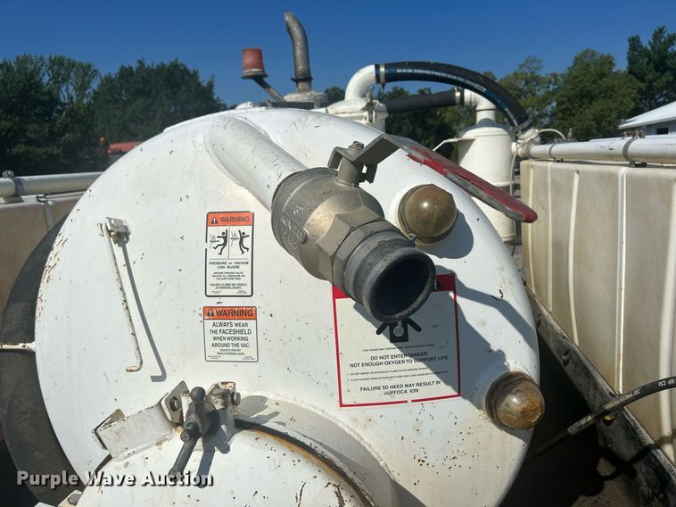 image for item DQ0909 2002 Vacstar VS500GT  sewer jetter trailer