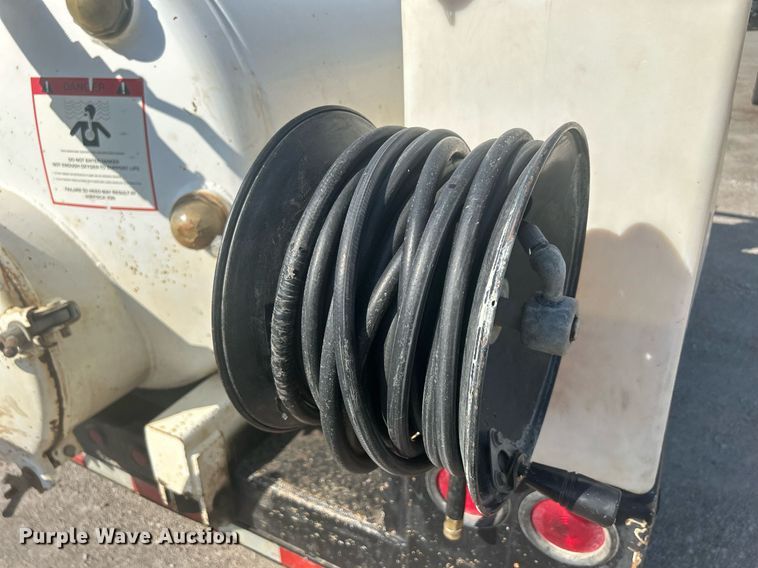 image for item DQ0909 2002 Vacstar VS500GT  sewer jetter trailer