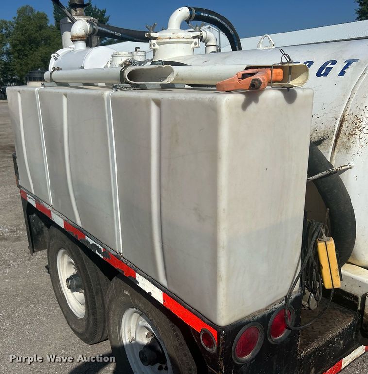 image for item DQ0909 2002 Vacstar VS500GT  sewer jetter trailer
