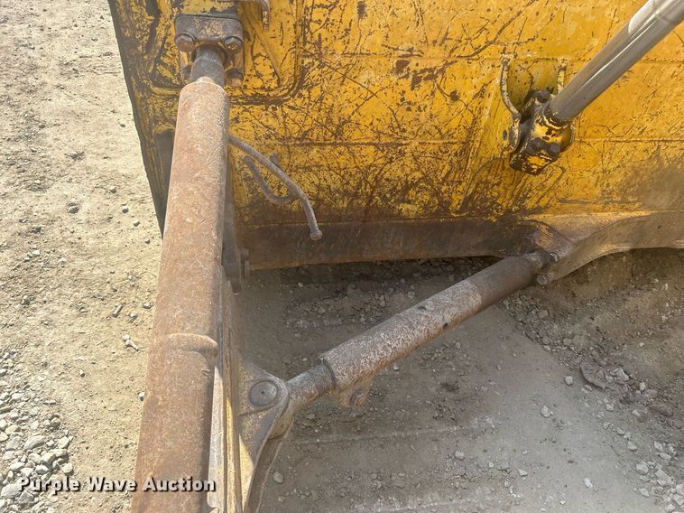 image for item DQ0911 1998 Komastu D65EX-12 dozer