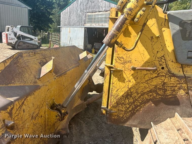 image for item DQ0911 1998 Komastu D65EX-12 dozer