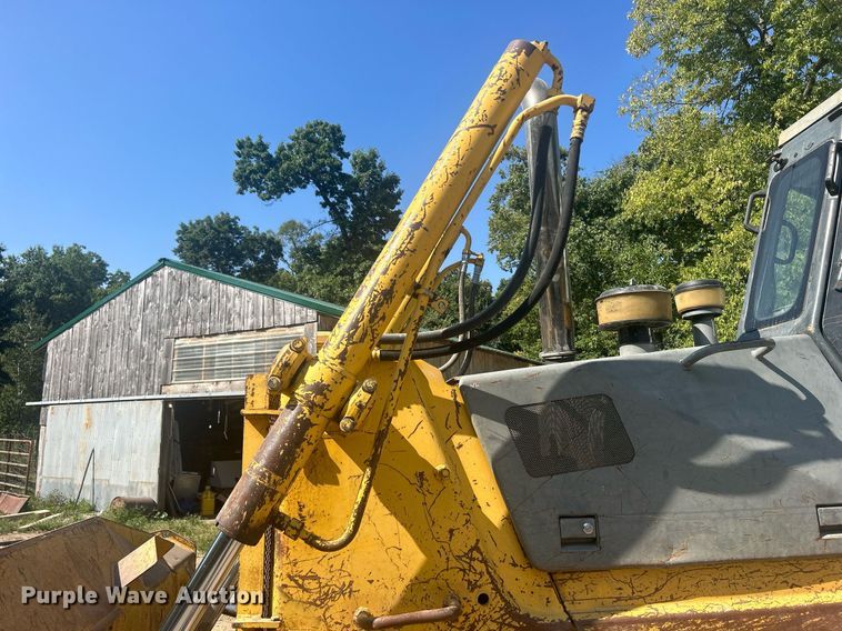 image for item DQ0911 1998 Komastu D65EX-12 dozer
