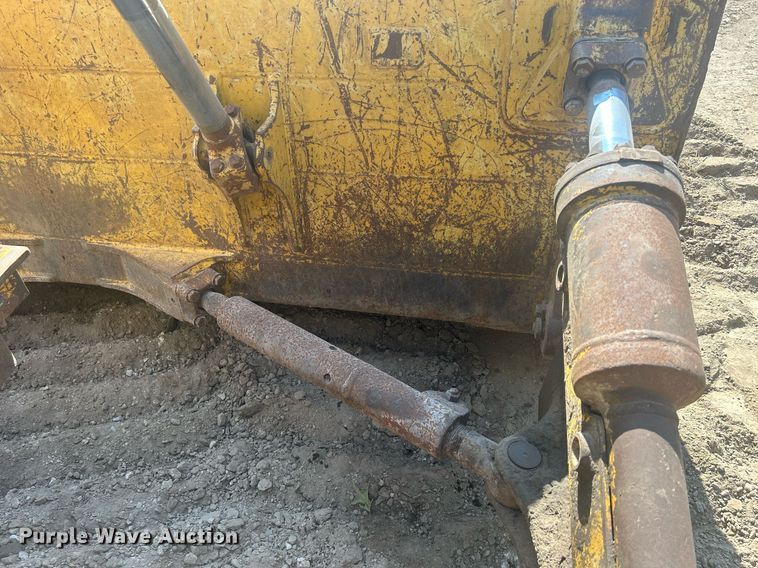 image for item DQ0911 1998 Komastu D65EX-12 dozer