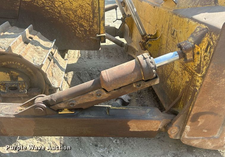 image for item DQ0911 1998 Komastu D65EX-12 dozer