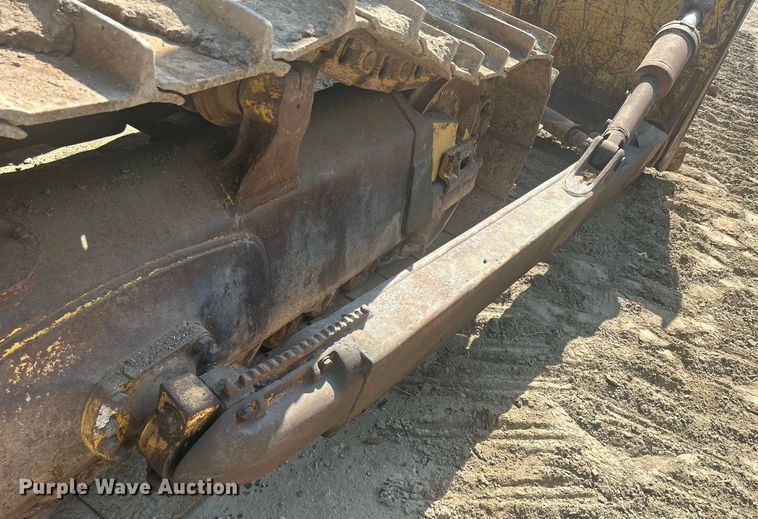 image for item DQ0911 1998 Komastu D65EX-12 dozer