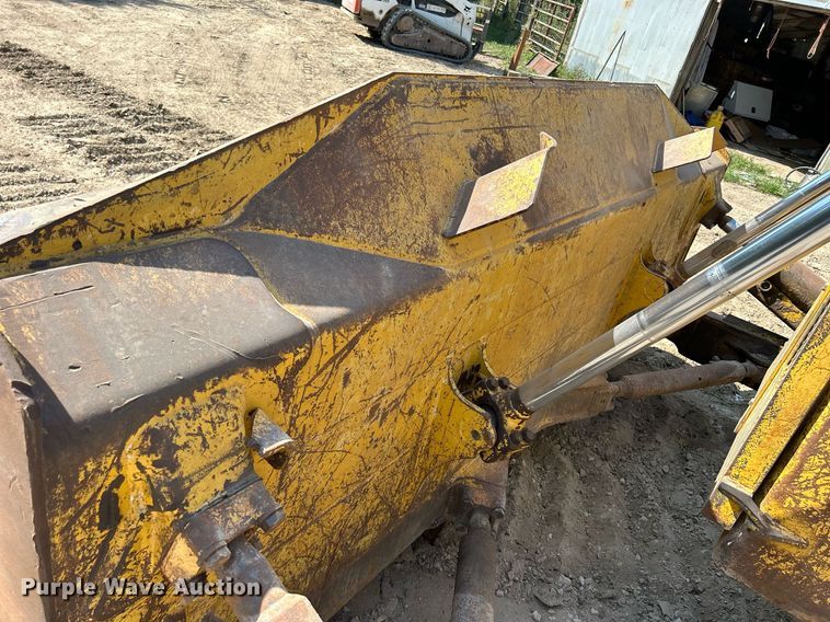 image for item DQ0911 1998 Komastu D65EX-12 dozer