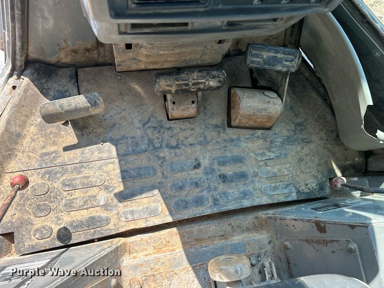 image for item DQ0911 1998 Komastu D65EX-12 dozer