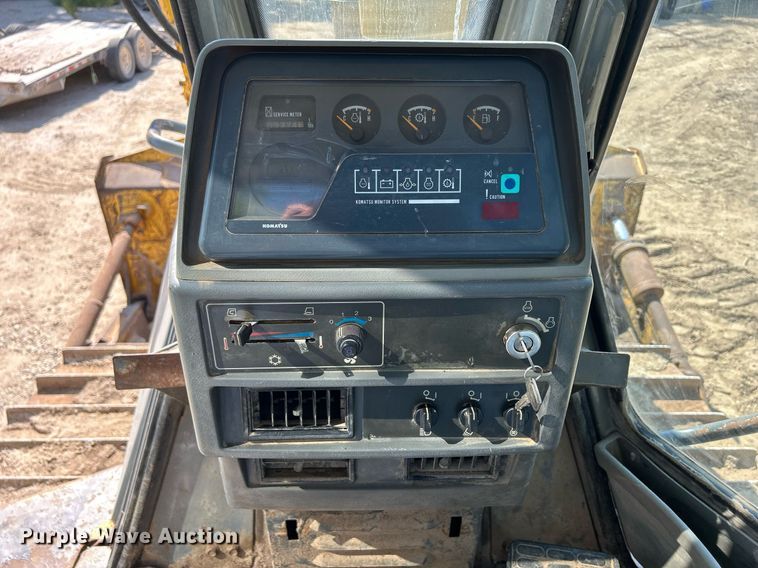image for item DQ0911 1998 Komastu D65EX-12 dozer