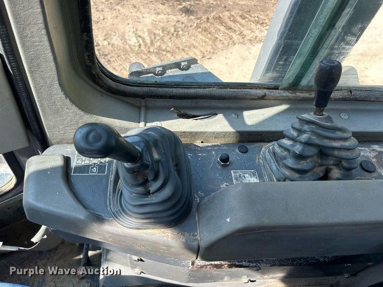 image for item DQ0911 1998 Komastu D65EX-12 dozer