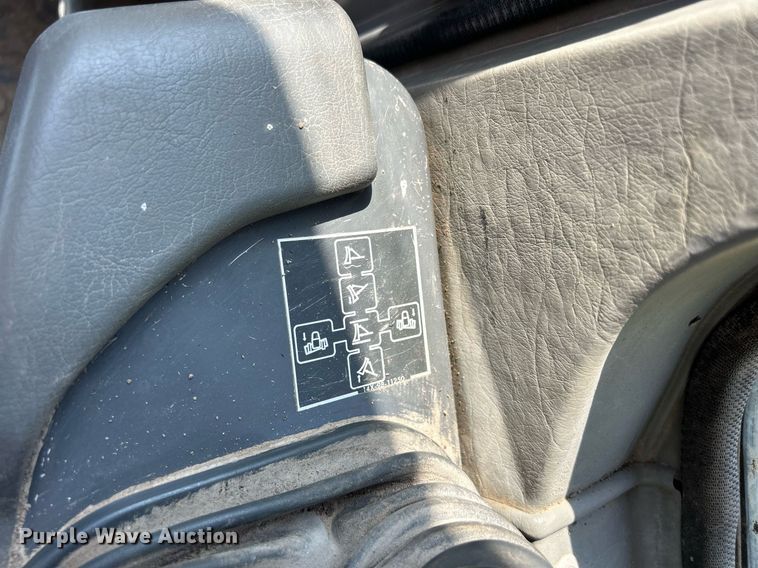 image for item DQ0911 1998 Komastu D65EX-12 dozer