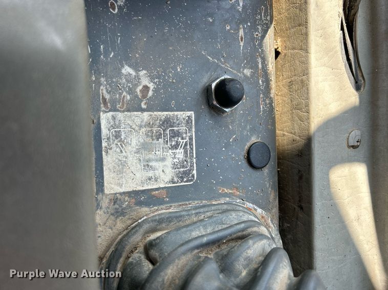 image for item DQ0911 1998 Komastu D65EX-12 dozer