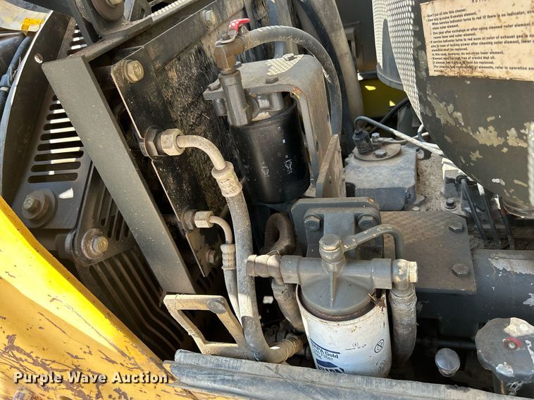 image for item DQ0911 1998 Komastu D65EX-12 dozer