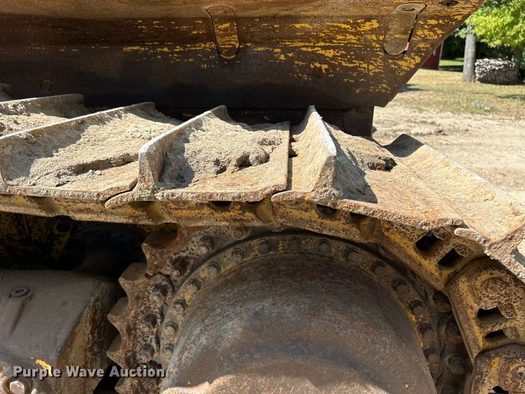 image for item DQ0911 1998 Komastu D65EX-12 dozer