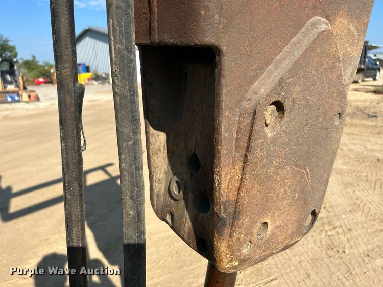 image for item DQ0914 Stanley MB50608  breaker