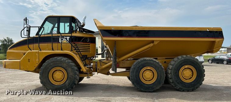 image for item DQ0920 2004 Caterpillar 730  haul truck