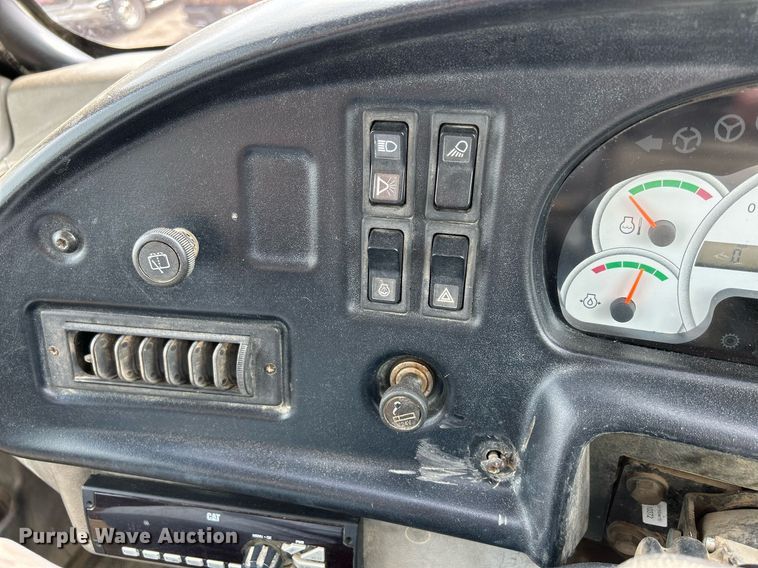 image for item DQ0920 2004 Caterpillar 730  haul truck