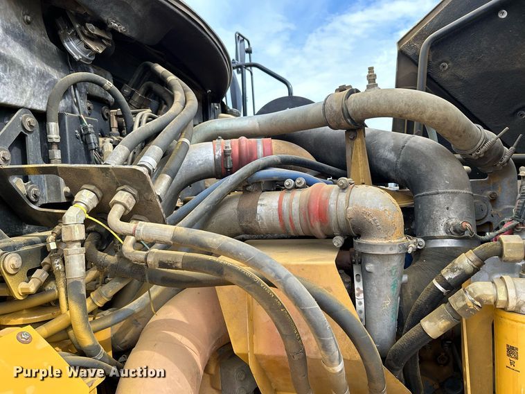 image for item DQ0920 2004 Caterpillar 730  haul truck