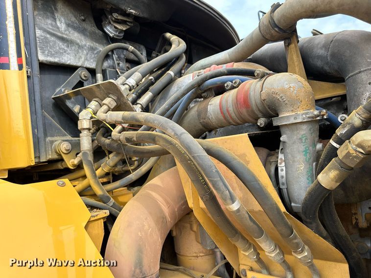 image for item DQ0920 2004 Caterpillar 730  haul truck