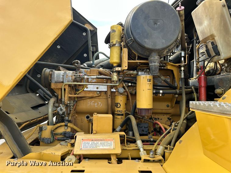 image for item DQ0920 2004 Caterpillar 730  haul truck