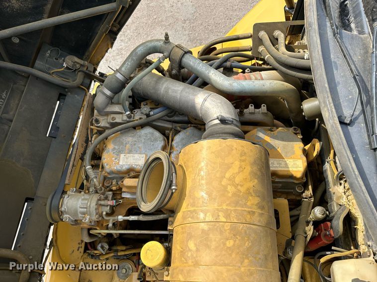 image for item DQ0920 2004 Caterpillar 730  haul truck