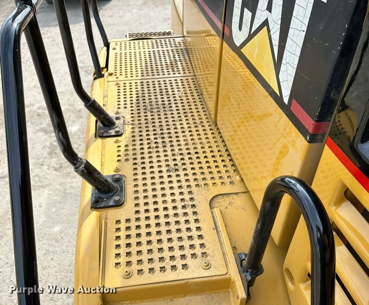 image for item DQ0920 2004 Caterpillar 730  haul truck