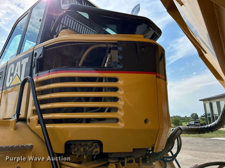 image for item DQ0920 2004 Caterpillar 730  haul truck