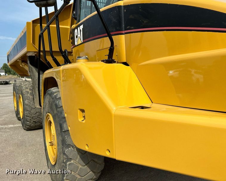 image for item DQ0920 2004 Caterpillar 730  haul truck