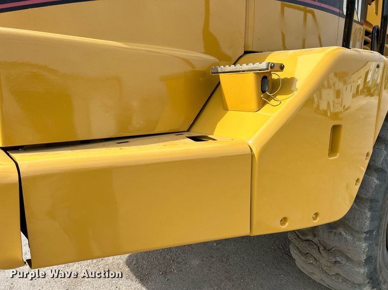 image for item DQ0920 2004 Caterpillar 730  haul truck