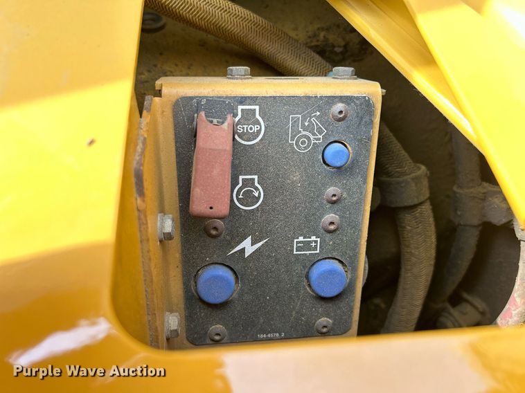 image for item DQ0920 2004 Caterpillar 730  haul truck